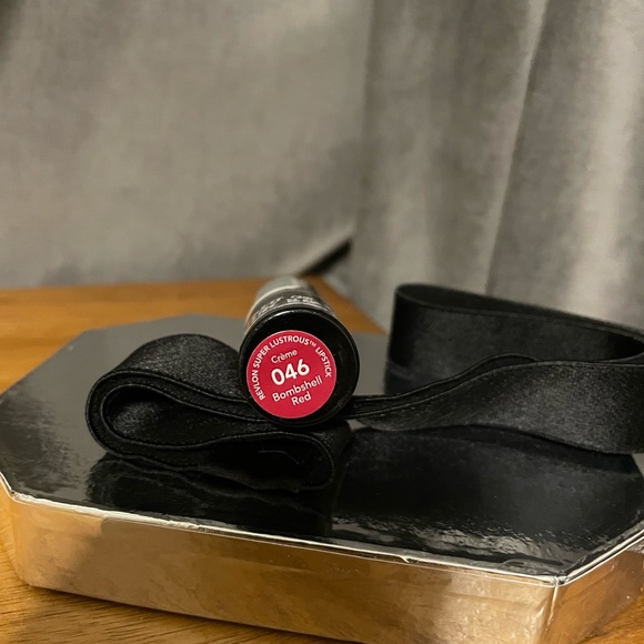 NWT Revlon Lipstick Berry Red 💄 💋 - Picture 5 of 6